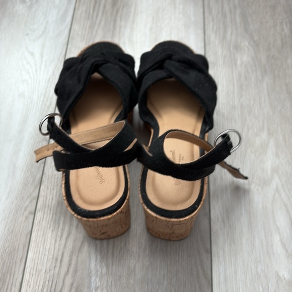 Universal Thread Women's Cork Wedge High Heels Sandals size 7 - Picture 3 of 6